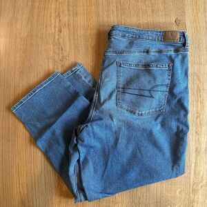 American Eagle | Mom Jean 22R
